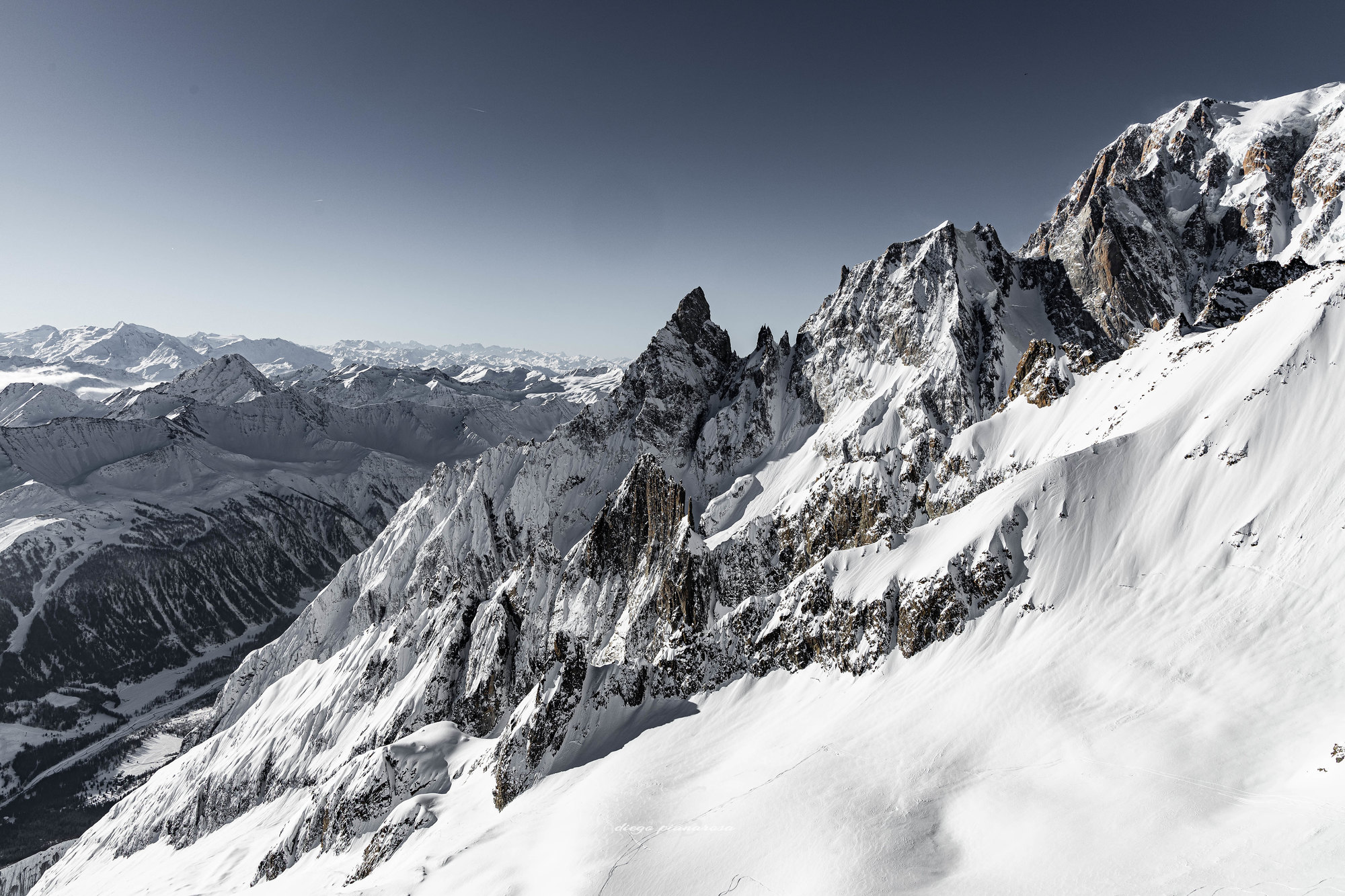 Il bellissimo e maestoso Monte Bianco